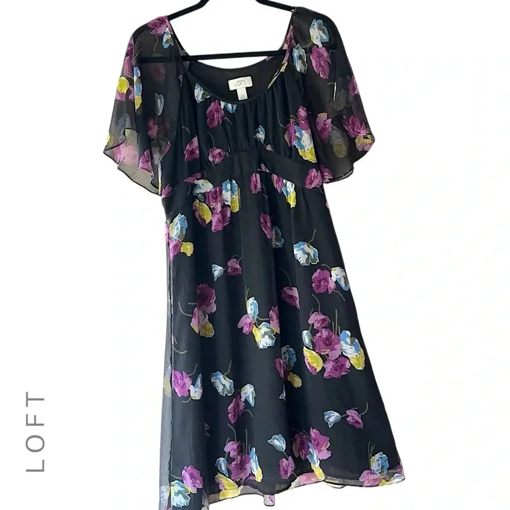 LOFT NWOT EMPIRE FLUTTER SLEEVE BLACK FLORAL DRESS | SIZE: 12